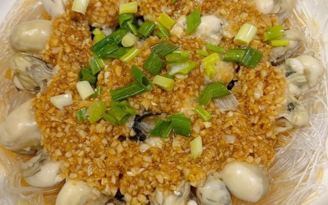 清蒸生蚝最简单的做法（生蚝清蒸正确做法步骤）