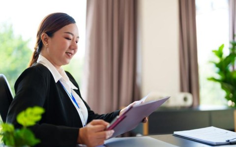 女生考公务员最好十大专业（女公务员最吃香的岗位）