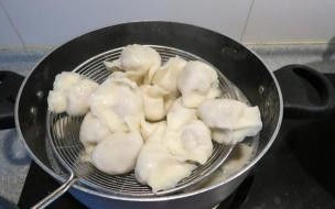 好吃不如饺子下一句是什么 好吃不如饺子好玩不如