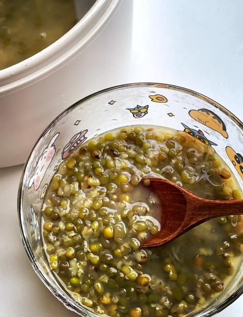 绿豆沙冰的做法（绿豆沙冰的做法家常做法）