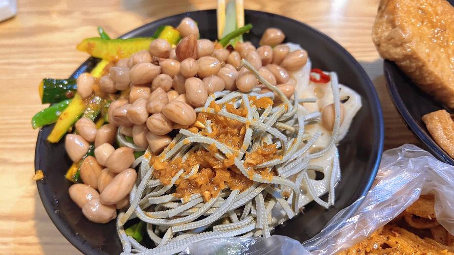 山野菜杂面条的做法（李记山野菜杂面条做法）