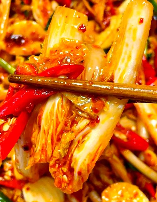 辣白菜的做法视频（凉拌酸辣白菜的做法视频）