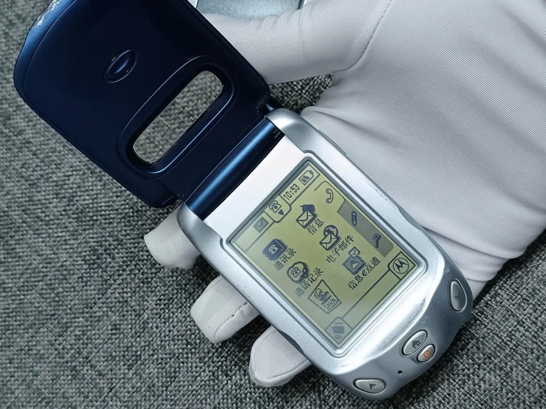 摩托罗拉手机价格（摩托罗拉翻盖手机）