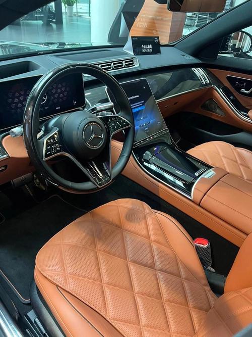 迈巴赫汽车（迈巴赫汽车内饰）