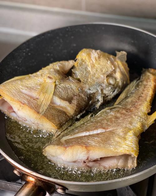 糖醋黄鱼的做法（糖醋黄鱼的做法家常做法简单又好吃）