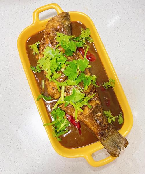 炖鱼的做法（炖鱼的做法家常简单）